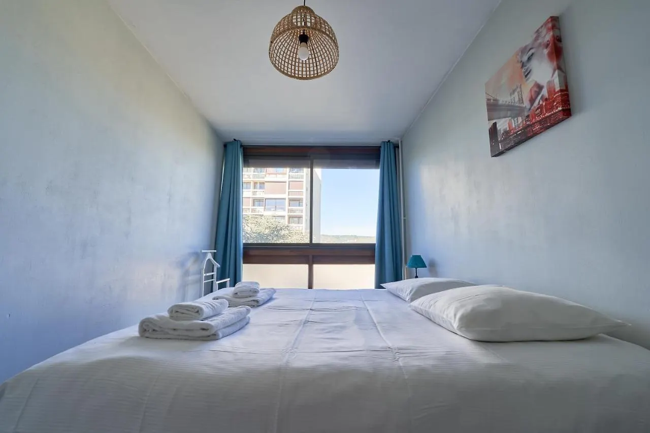Vuelta Al Mundo Parking & Balcon Apartment Clermont-Ferrand France