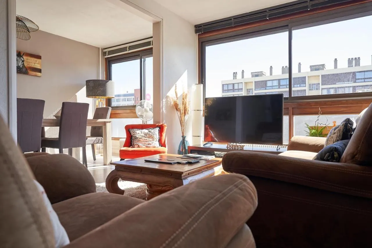 Vuelta Al Mundo Parking & Balcon Apartment Clermont-Ferrand 0*,  France