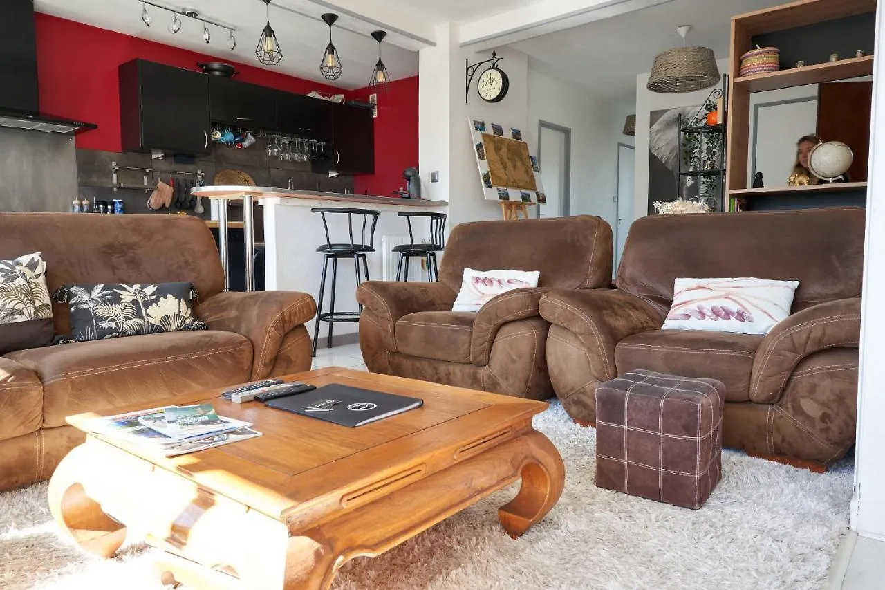 Vuelta Al Mundo Parking & Balcon Apartment Clermont-Ferrand France